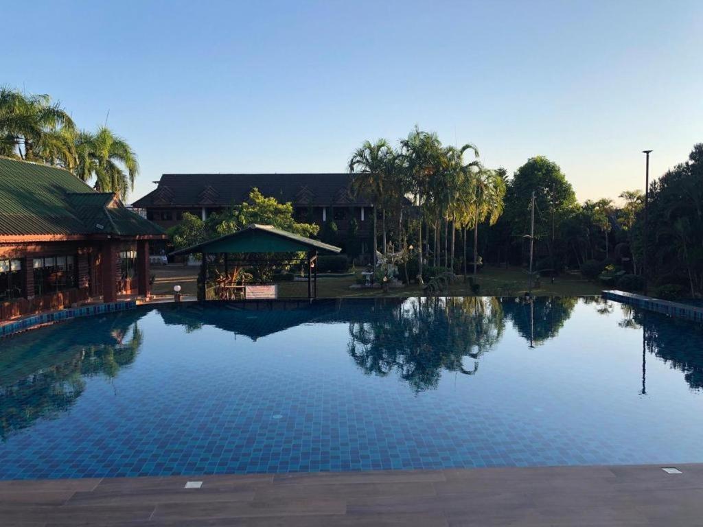 Chiangsan Goldenland Resort Chiang Saen Exterior photo